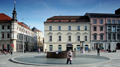 Řešení vodních prvků (kašny a potoka) na náměstí Svobody v Brně